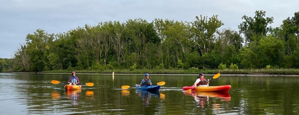kayaking (600 × 231 px)